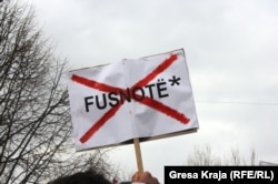 Protest u Prištini protiv sporazuma sa Srbijom o regionalnom predstavljanju Kosova, februar 2012.