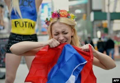 Femen: полуобнаженный протест