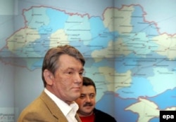 Former Ukrainian President Viktor Yushchenko's bore the marks of TCDD poisoning for a number of years. (file photo)