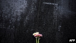 20 хиляди имена на жертвите на комунистическия режим са изписани върху монумента пред НДК в София