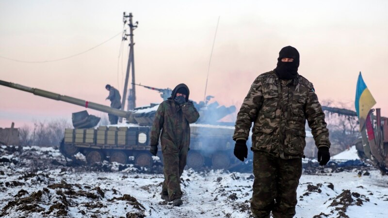 Украинские военные заявляют об обстрелах со стороны сепаратистов