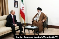 Владимир Путин в гостях у Верховного аятоллы Али Хаменеи в Тегеране. 1 ноября 2017 года
