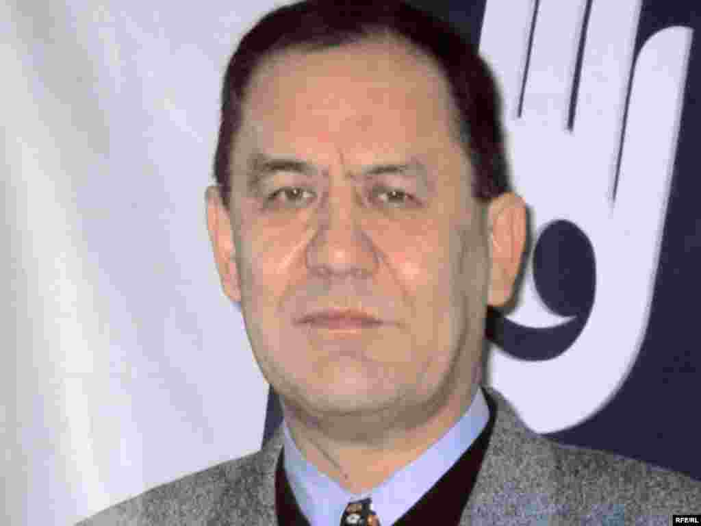 1993-2003 жылдары Азаттық радиосының Қазақстандағы тілшісі болған Батырхан Дәрімбет (1951-2005)