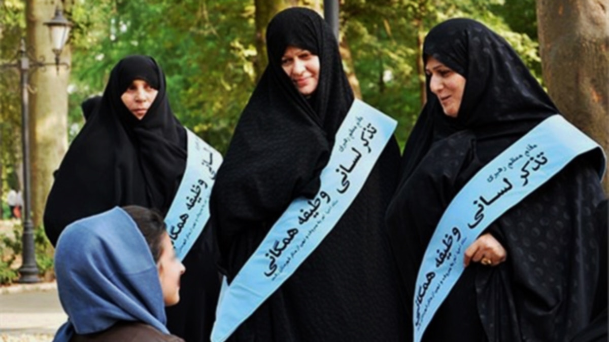 Irani Hijab Sex Videos - The Farda Briefing: Iranian Women Defiant Against Hijab Policing