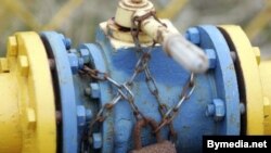 A locked valve on a gas pipeline in the Minsk region (file photo)