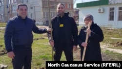 Жители Каспийска провели выходной с пользой