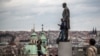 Статуя основателя Чехословакии Т.Г.Масарика на пражских Градчанах