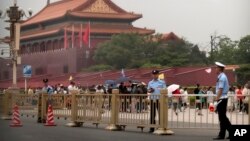 Зајакнати безбедносни мерки на плоштадот Тјенанмен во Пекинг 