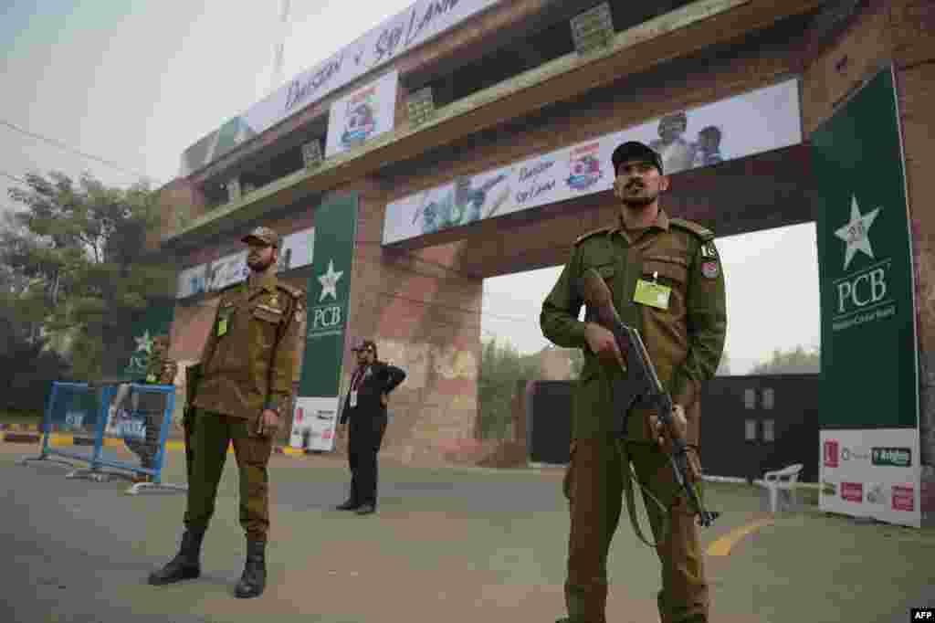 پاکستاني پولیسان د قذافي لوبغالي ساتنه کوي