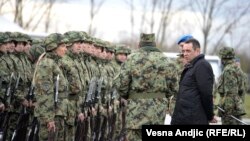 Aleksandar Vulin sa predstavicima srpske vojske