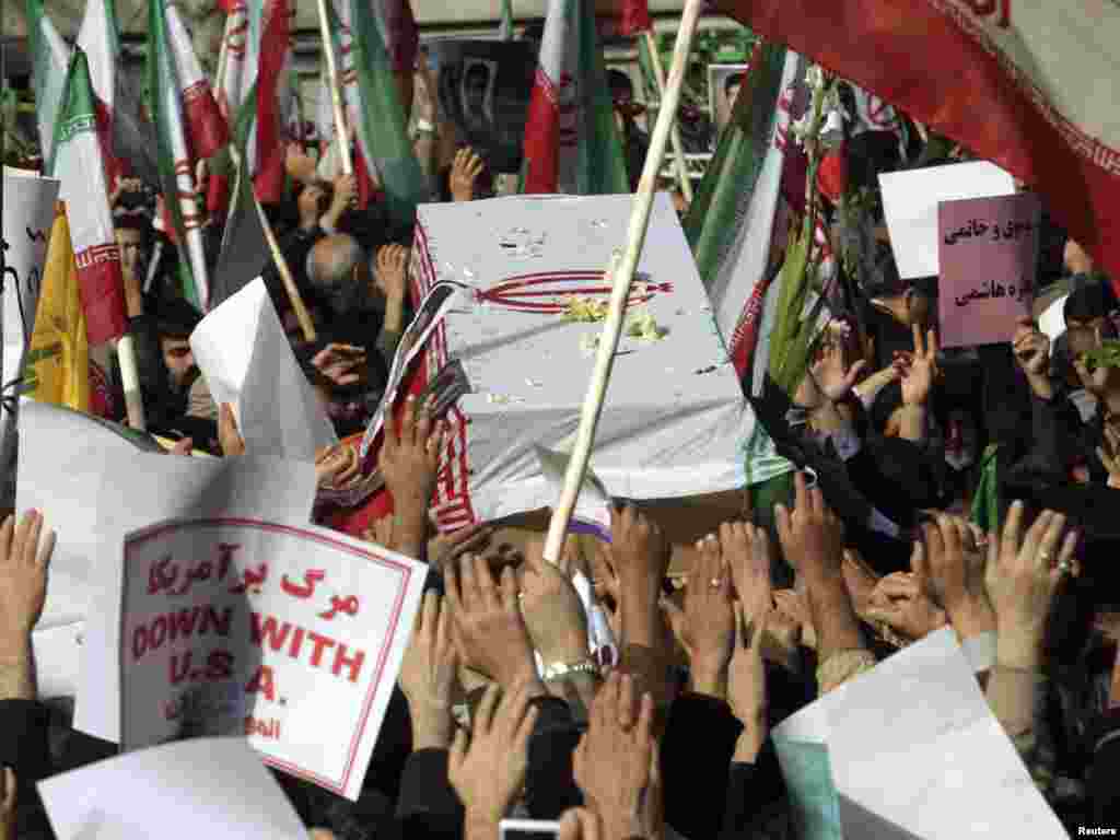 Iran - Protesti u Teheranu, 16.02.2011. Foto: Reuters 