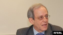 Daniel Serwer