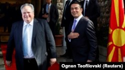 Министрите за надворешни работи на Грција и на Македонија, Никос Коѕијас и Никола Димитров во Охрид на 12 април 2018
