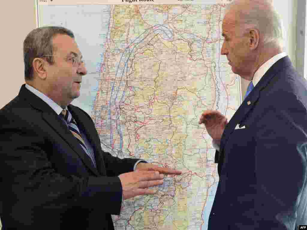 Изреалскиот министер за одбрана Ехуд Барак и потпретседателот на САД Џо Бајден