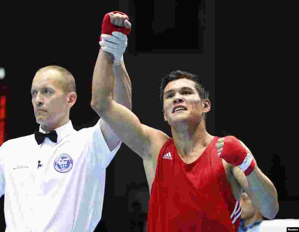 Қазақ боксшысы Данияр Елеусінов 69 килограмда Азия ойындарының чемпионы атанды. Ол 2010 жылы Гуанжоуда өткен Азия ойындарында да жеңіске жеткен. Инчхон, 3 қазан 2014 жыл. 
