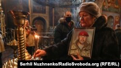 Фоторепортаж: у Києві вшанували пам'ять загиблих оборонців ДАПу