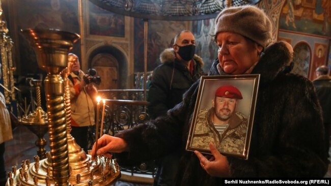 Фоторепортаж: у Києві вшанували пам'ять загиблих оборонців ДАПу