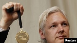 Основатель WikiLeaks Джулиан Эссандж