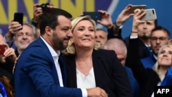 Matteo Salvini cu Marine Le Pen, președinta formațiunii de extremă draptă din Franța, Rassemblement National (RN) 