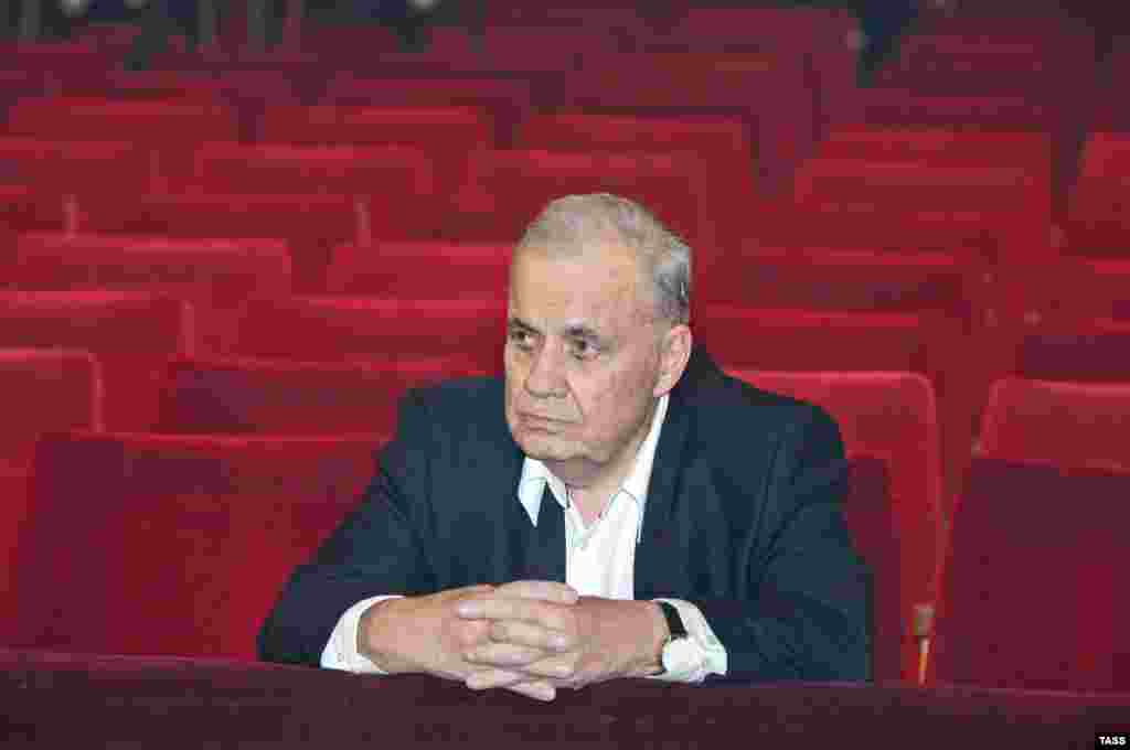 Ryazanov attends a celebration of his 80th birthday at the Moscow Operetta Theater in 2007.
