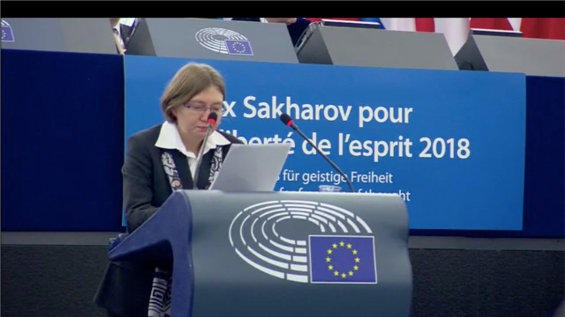 Европа парламенты Олег Сенцов вәкилләренә Сахаров бүләген тапшырды