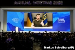 سخنرانی ویدئویی زلنسکی از کی‌یف برای حضار در اجلاس داووس سوئیس