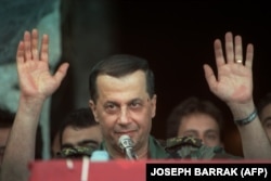 میشل عون که حالا ریاست جمهوری لبنان را به عهده دارد، در آن زمان رهبری مخالفان توافق را به عهده داشت
