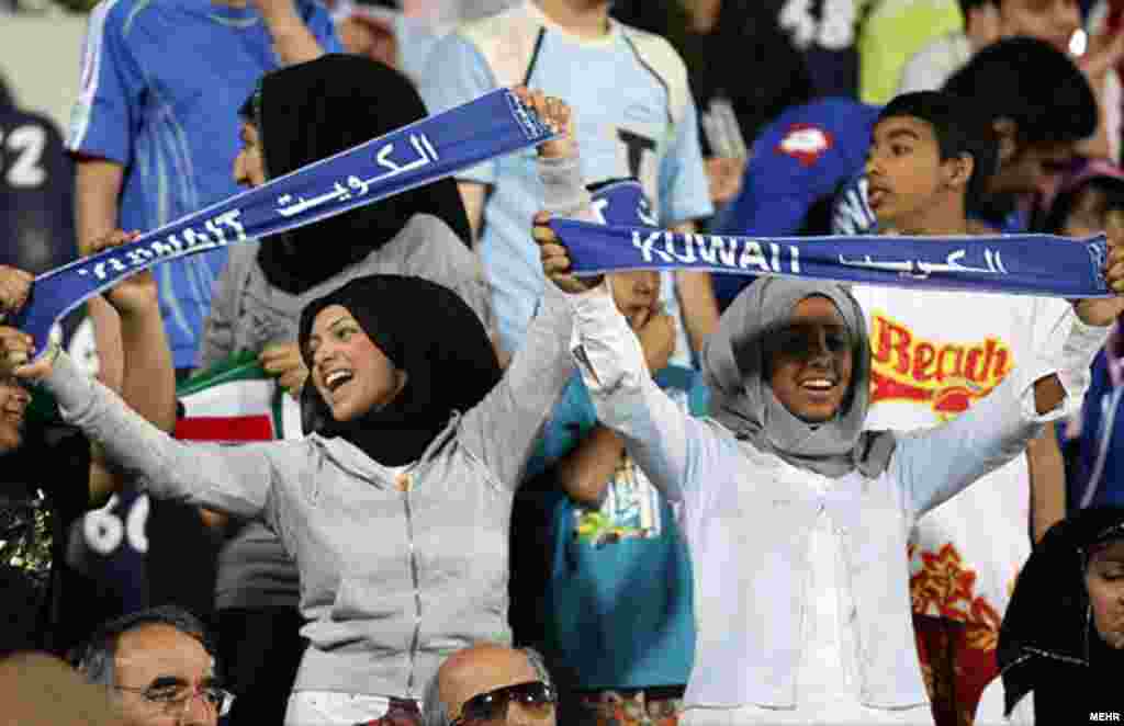 طرفداران تیم ملی کویت.