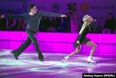 Би алаңындағы жалаңаш фотолар