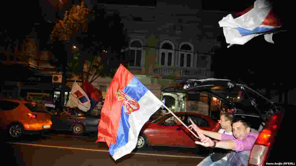 Slavlje pristalica SNS na ulicama Beograda