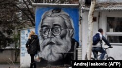 Un graffiti cu portretul lui Radovan Karadzic la Belgrad, 20 martie 2019