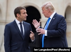 Президенты Франции и США Эммануэль Макрон и Дональд Трамп на переговорах в Париже, 13 июля 2017