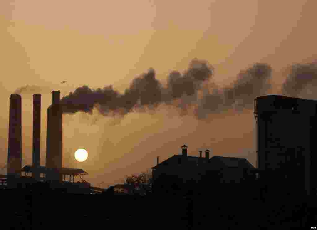 This cement factory in Hyderabad, Pakistan, has been blamed for the high incidence of lung disease in the region (epa) - The Stern report says the goal of stabilizing greenhouse gases at 450 ppm, necessary to avoid the worst effects of global warming, is already "almost out of reach."