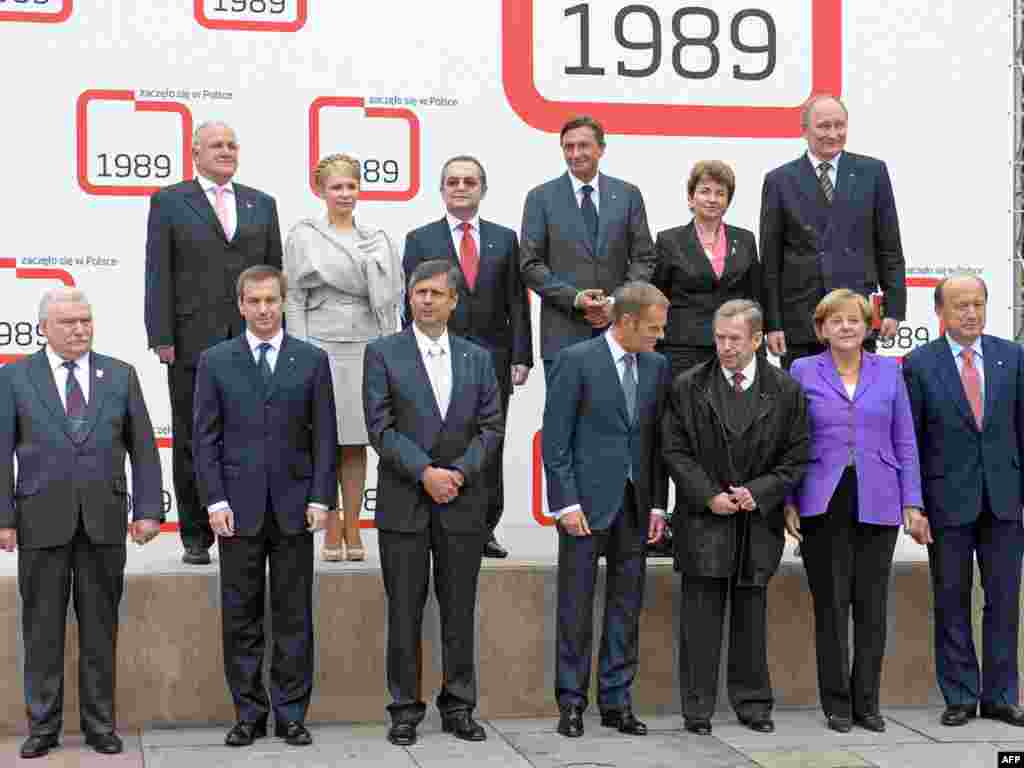 Poljska - 20 godina od kolapsa komunizma - U Krakowu su lideri nekoliko zemalja obilježili 20-tu godišnjicu od prvih izbora koji su ubrzali pad komunizma u Poljskoj.