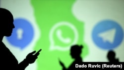 Logotipi triju aplikacija za poruke - Singal, Whatsapp i Telegram. 