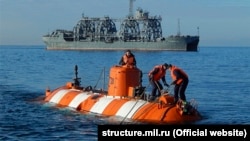 Екіпаж рятувального судна «Коммуна» Чорноморського флоту виконав спуск апарату АС-28 в море. Крим, архівне фото