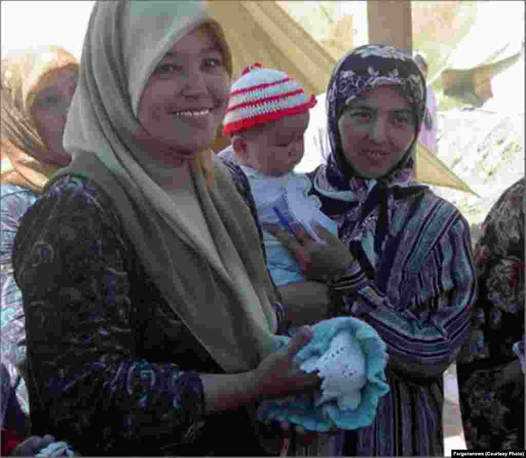 Yodgoroi Yuldasheva is the wife of imprisoned spiritual leader Akram Yuldashev. Authorities accuse him of organizing the Andijon protests of May 2005, even though he has been imprisoned since 1999 on other politically motivated charges. Authorities refuse to disclose his current whereabouts.