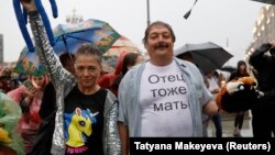 Татьяна Малкина и Дмитрий Быков на "Марше матерей"