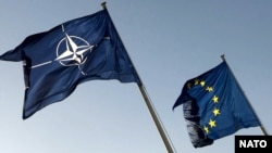Zastave NATO-a i Evropske unije