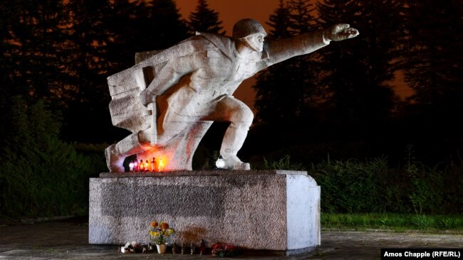 ÐŸÐ�Ð¼ÑÑ�Ð½Ð¸Ðº Ð½Ð� ÑÐ¾Ð²Ð�Ñ�ÑÐºÐ¾Ð¼ Ð²Ð¾Ð�Ð½Ð½Ð¾Ð¼ ÐºÐ�Ð�Ð´Ð�Ð¸Ñ�Ð� Ð² Ð¿Ð¾Ð�ÑŒÑÐºÐ¾Ð¼ Ð³Ð¾Ñ�Ð¾Ð´Ð� Ð�Ð�Ð�ÑŒÑÐºÐ¾-Ð�ÑÐ�Ð�