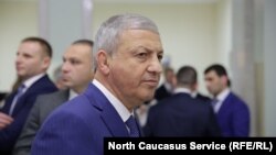 Главу Северной Осетии Вячеслава Битарова КПРФ обвинила в вовлеченности в "коррупционные схемы"