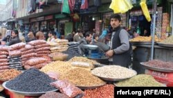 تعرفه اموال که از خارج وارد افغانستان میشوند نیز بلند برده شود