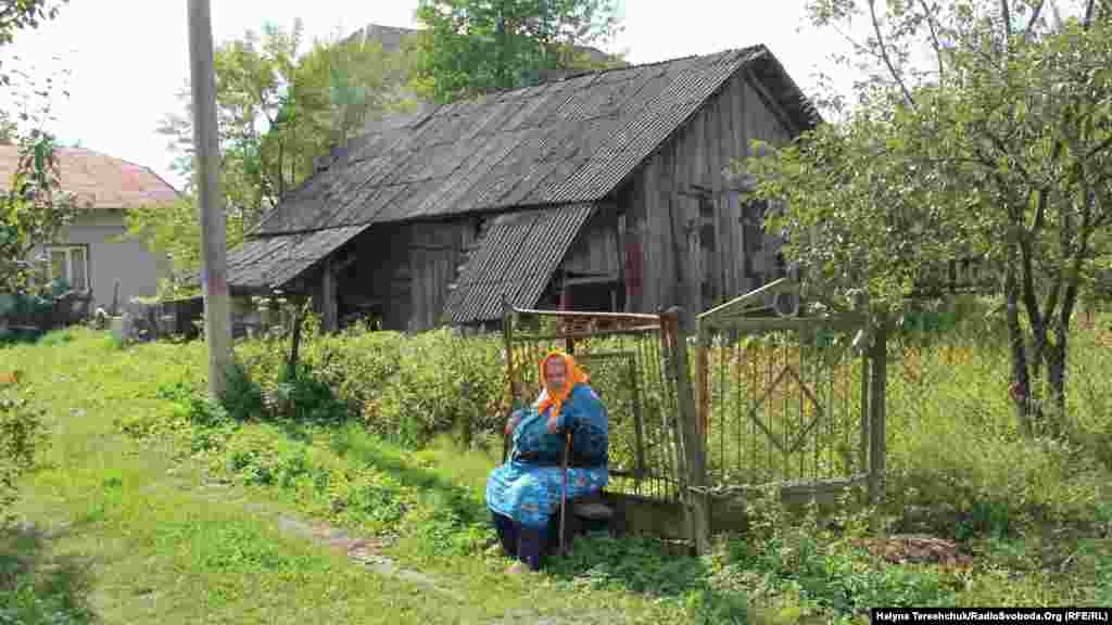 Мешканка села Марія Стельмах