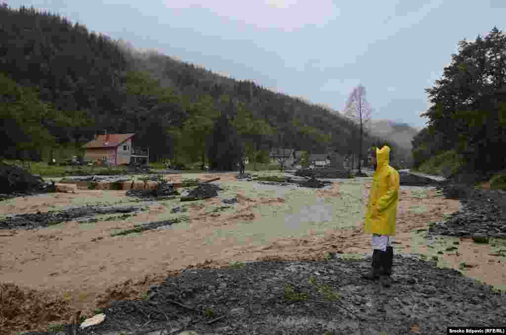 Bosnia-Zeljezno Polje, floods, Zepce, 6Aug2014.