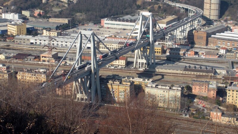 У Генуі абрынуўся аўтамабільны мост. Як найменей 22 чалавекі загінулі