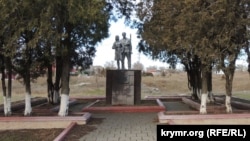 Памятный мемориал на месте старокарантинских каменоломен в Керчи, январь 2020 года