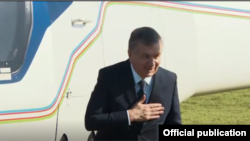 O‘tgan yil oktabrida ikkinchi va Konstitutsiya bo‘yicha oxirgi muddatga saylangan Mirziyoyev o‘zgartirishlarni saylovchilarning taklif va talabi bilan tushuntirgan.