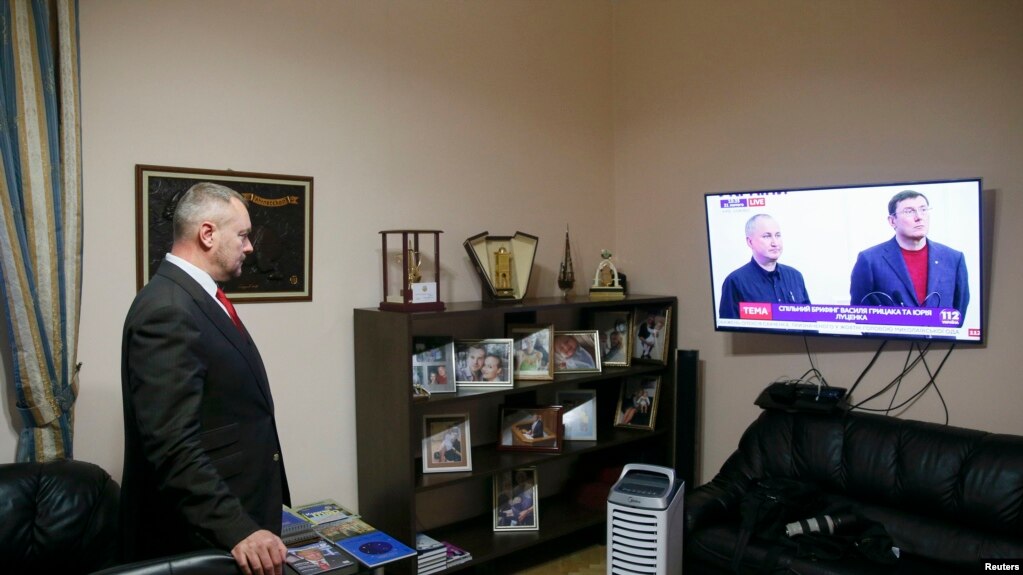 If the new legislation is signed by Ukrainian President Petro Poroshenko, language quotas would be in place between 7 a.m. and 10 p.m. every day. (illustrative photo)