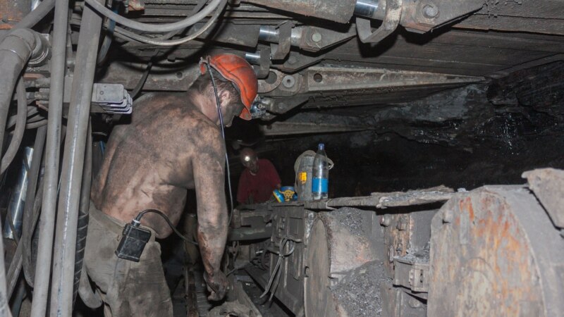 На шахте в Украине произошел взрыв, погибли восемь человек 