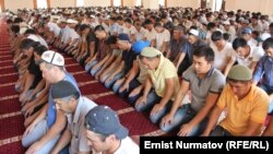 Gyrgyzystanyň metjitleriniň birinde namaz wagty